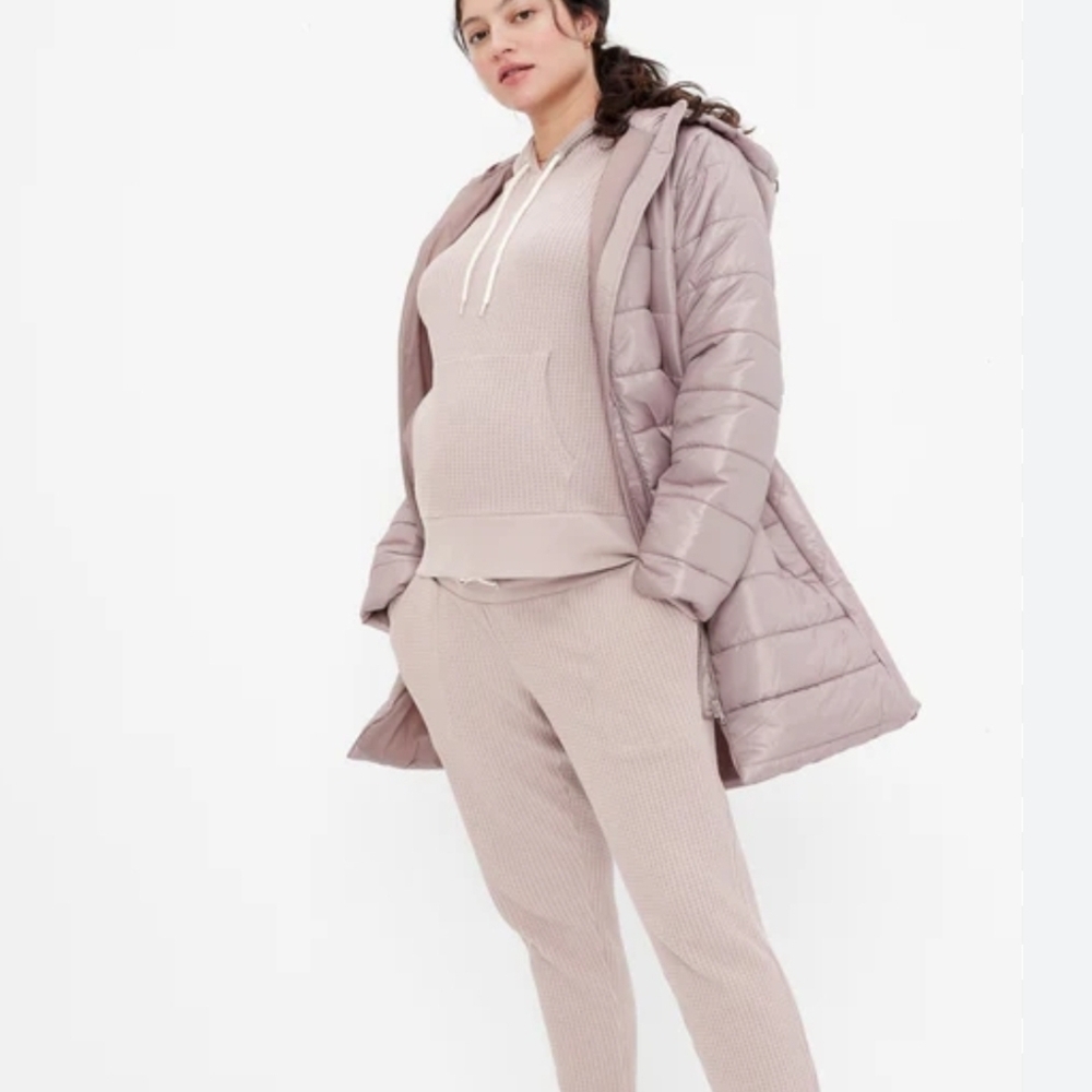 GAP Maternity Recycled Puffer in Soft Pink